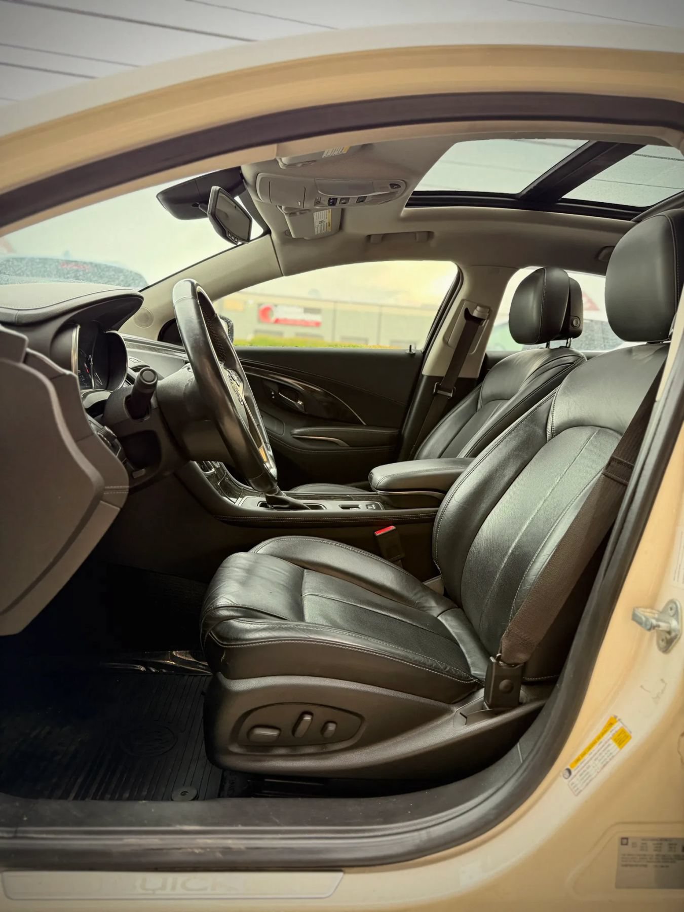 Used 2014 Buick LaCrosse Premium w/ Driver Confidence Package FWD image 6