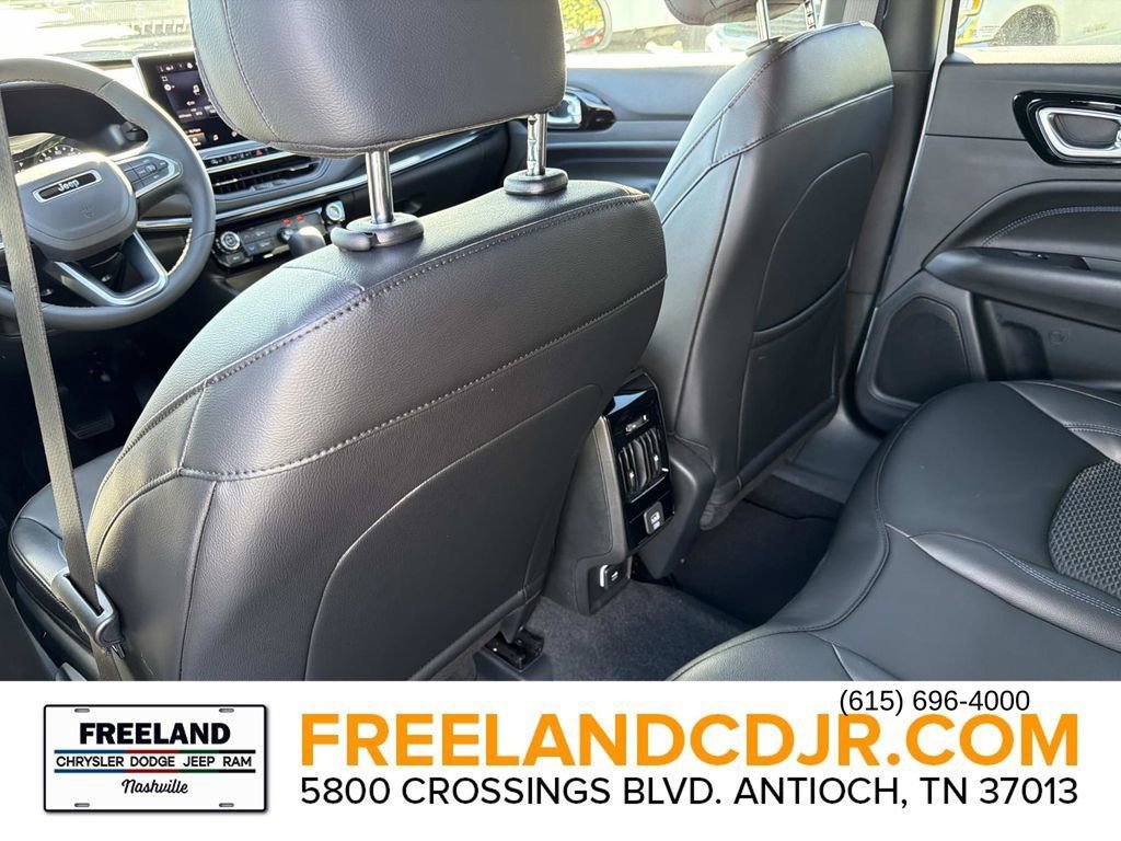 New 2026 Jeep Compass Latitude image 14