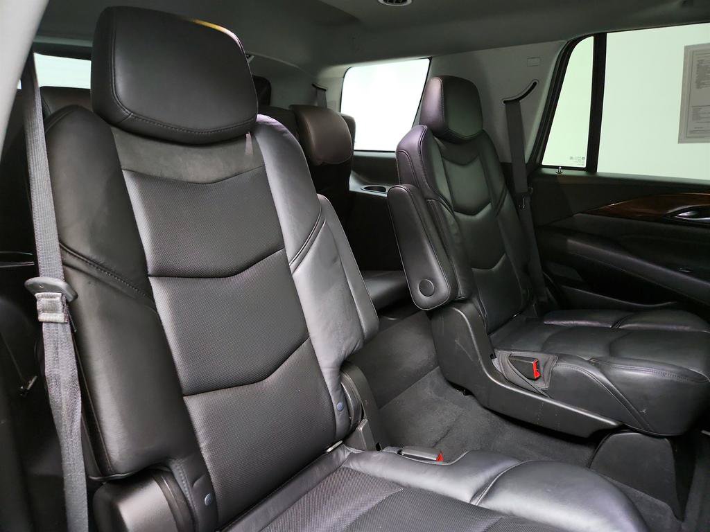 Used 2019 Cadillac Escalade Luxury AWD/4WD image 29