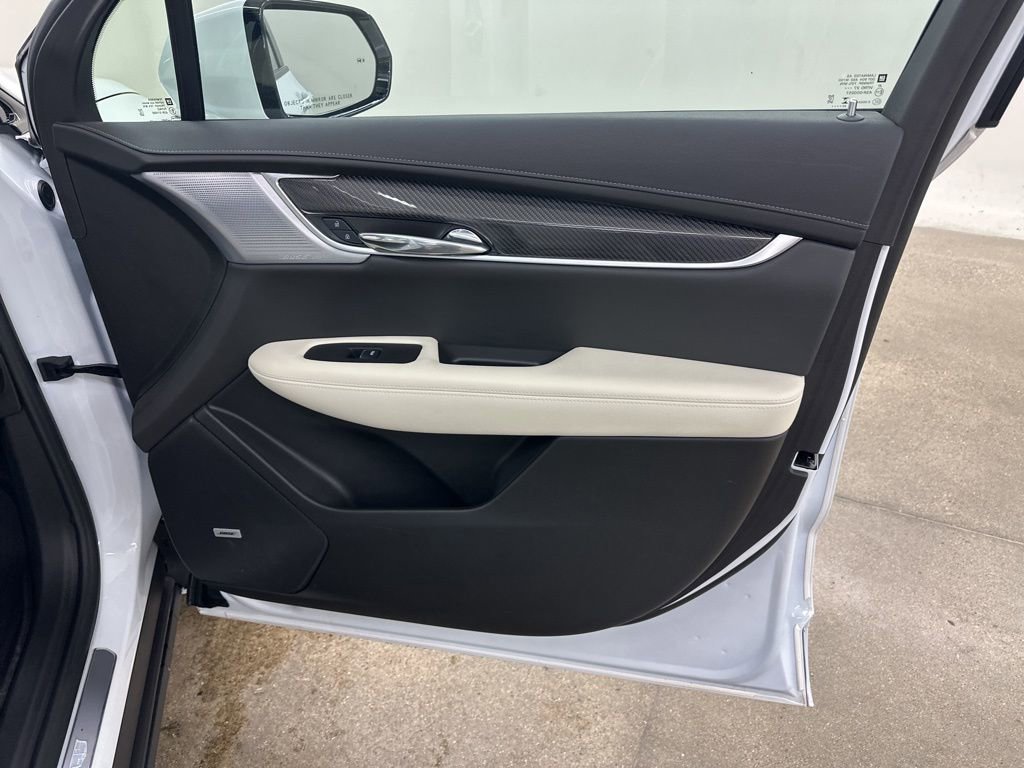Certified 2025 Cadillac XT6 Sport w/ Technology Package AWD/4WD image 19
