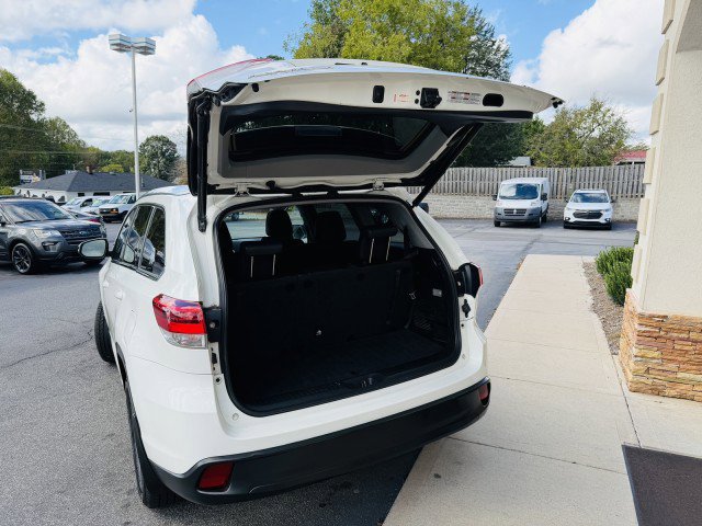 Used 2019 Toyota Highlander XLE image 20