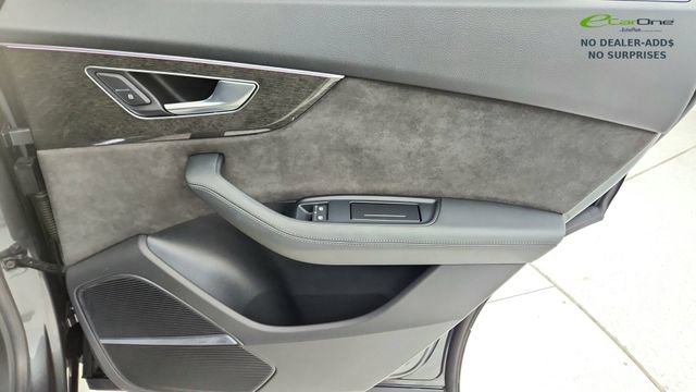 Used 2020 Audi Q8 Prestige w/ Prestige Package image 28