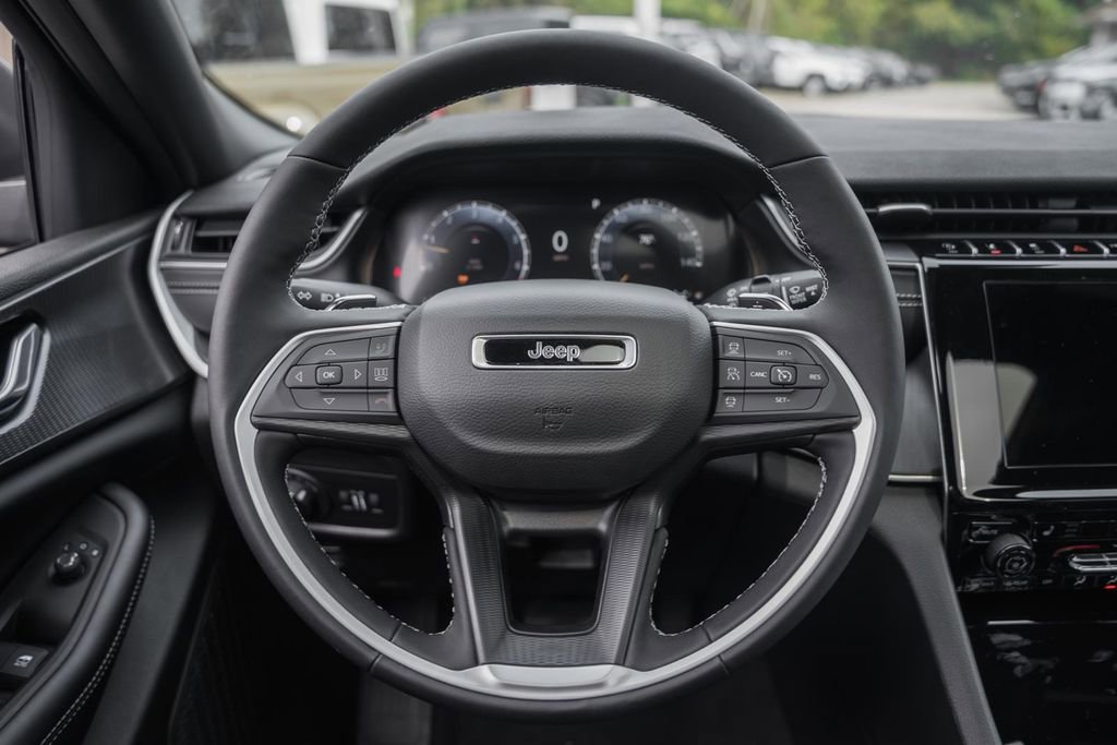 New 2025 Jeep Grand Cherokee Laredo X w/ Luxury Tech Group I image 26