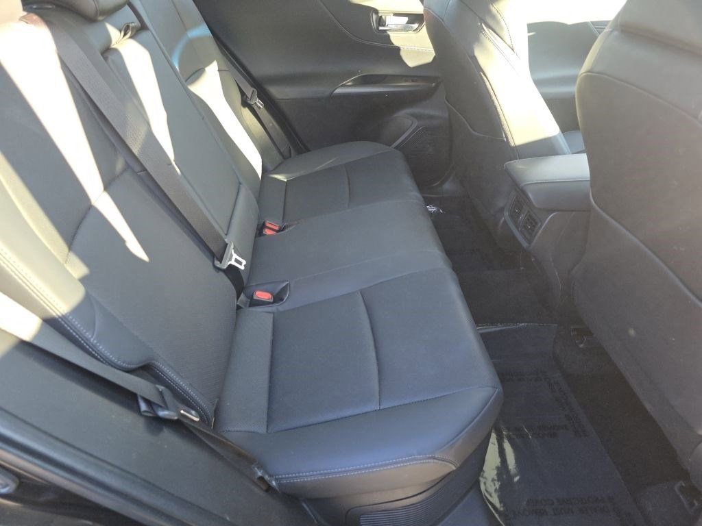 Used 2023 Toyota Venza Limited image 22