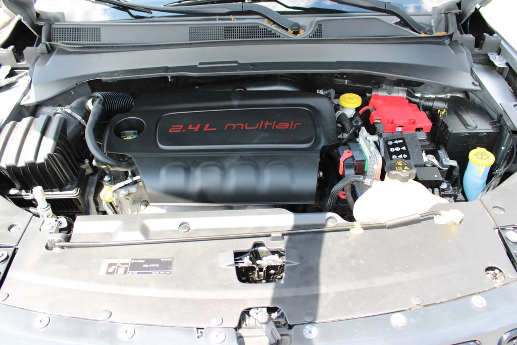 Used 2021 Jeep Compass Latitude w/ Sun and Sound Group AWD/4WD image 46