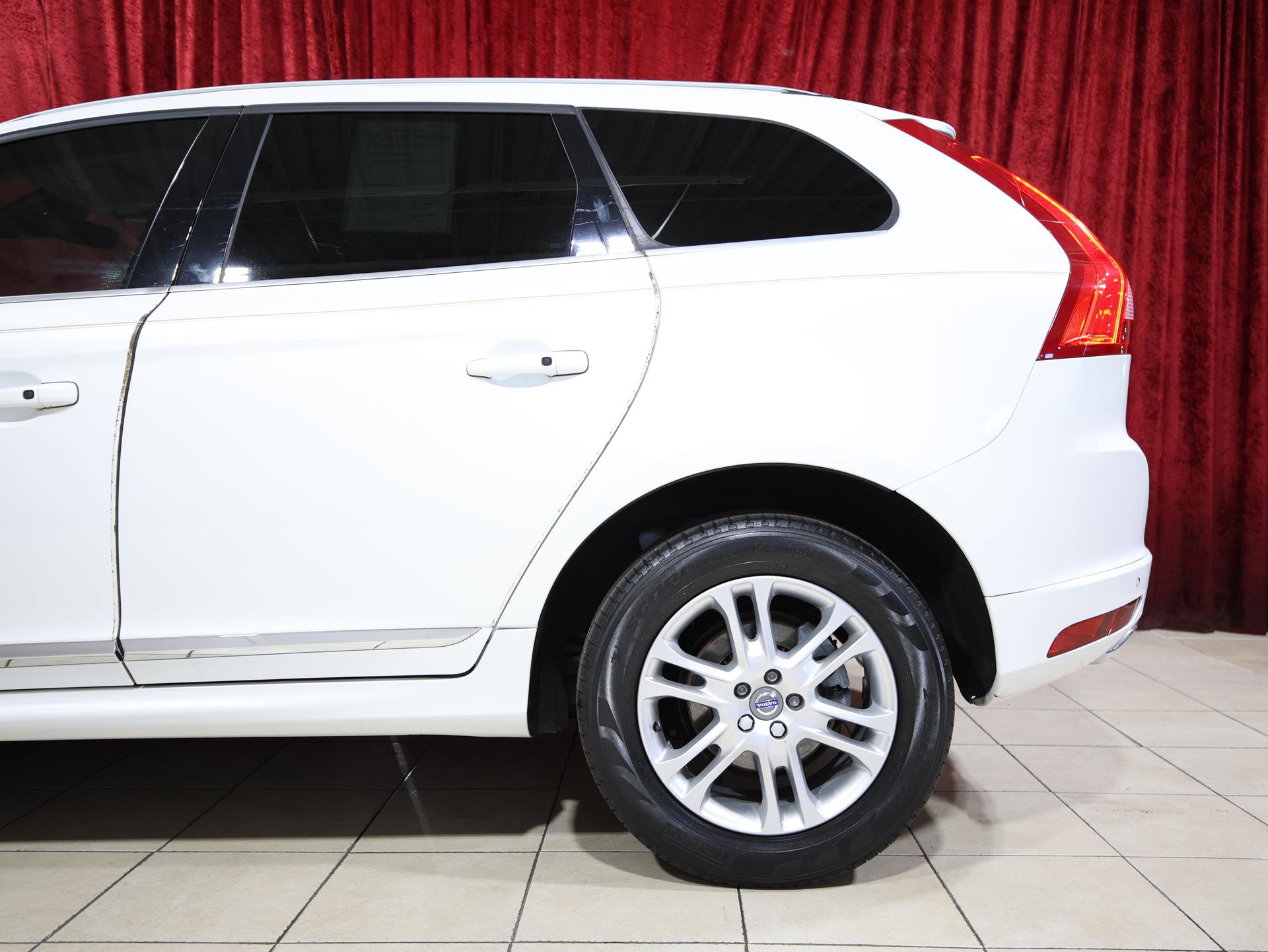 Used 2016 Volvo XC60 T5 Premier image 6