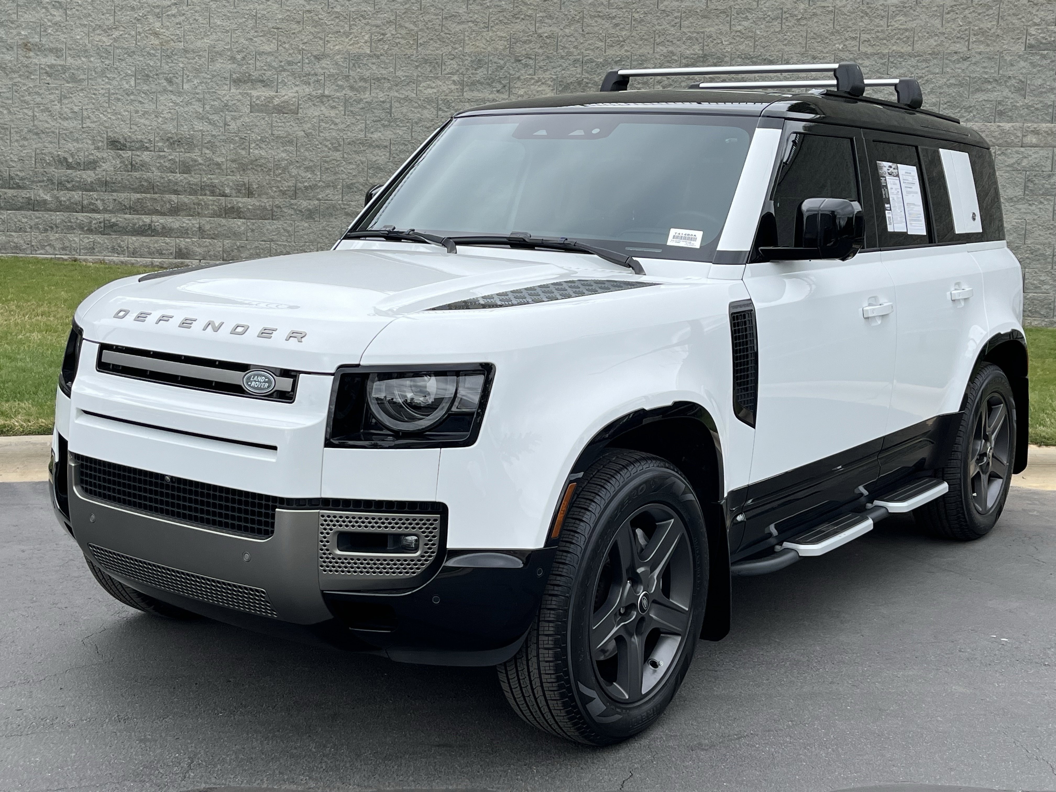 Certified 2024 Land Rover Defender 110 X-Dynamic SE AWD/4WD image 2
