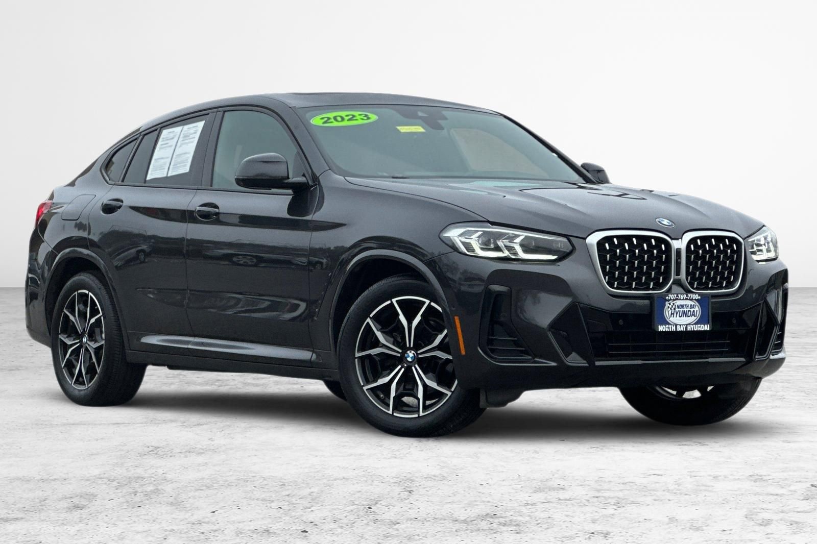 Used 2023 BMW X4 xDrive30i w/ M Sport Package image 2