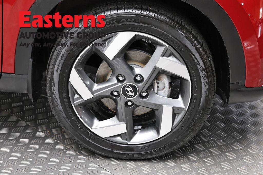 Used 2024 Hyundai Venue Limited FWD image 31