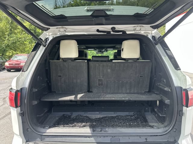 Used 2023 Toyota Sequoia Capstone AWD/4WD image 22