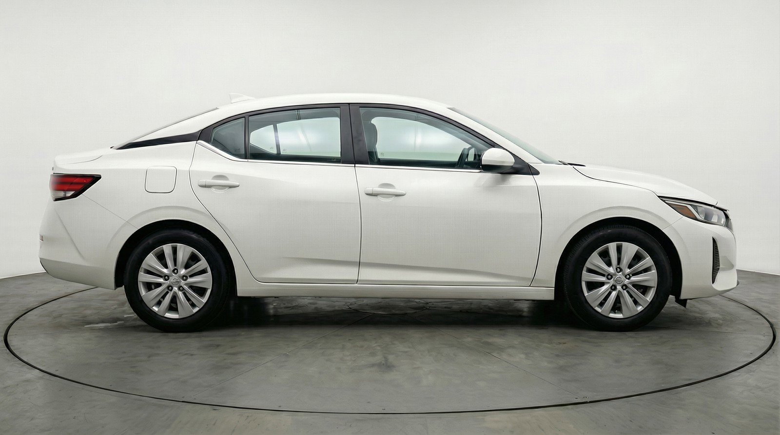 Used 2025 Nissan Sentra S image 11