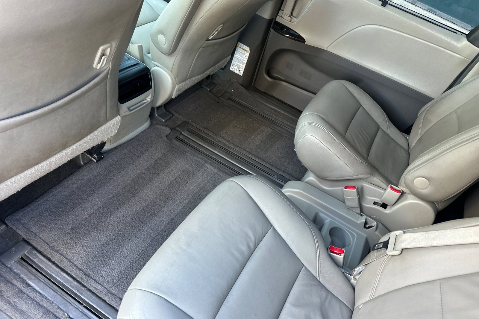 Used 2015 Toyota Sienna XLE w/ XLE Navigation Package image 15