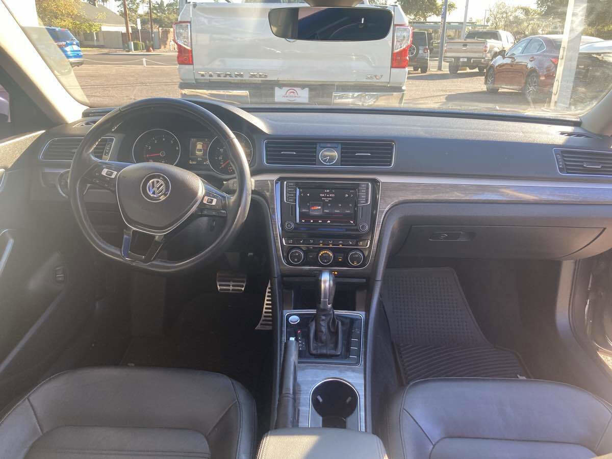 Used 2017 Volkswagen Passat 1.8T SEL Premium image 10
