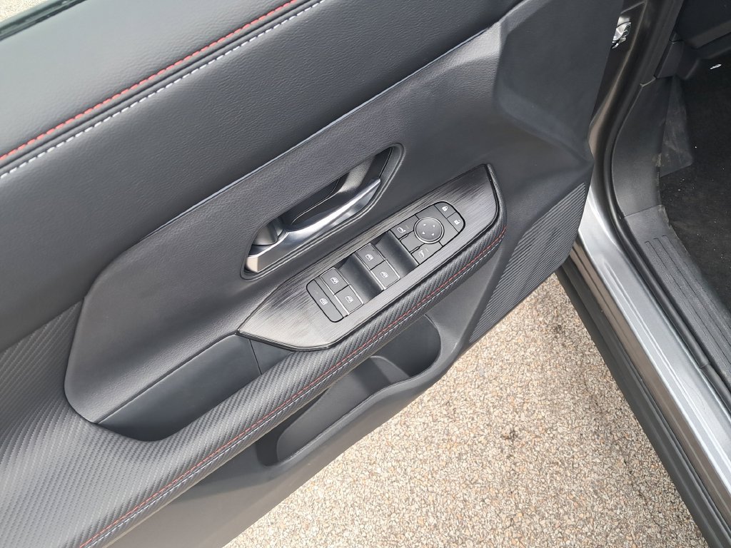 New 2026 Nissan Kicks SR w/ SR Premium Package FWD image 23