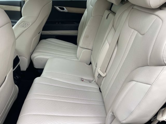 Used 2023 Genesis GV80 3.5T AWD/4WD image 32