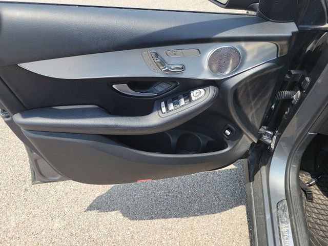 Used 2019 Mercedes-Benz GLC 300 4MATIC image 17