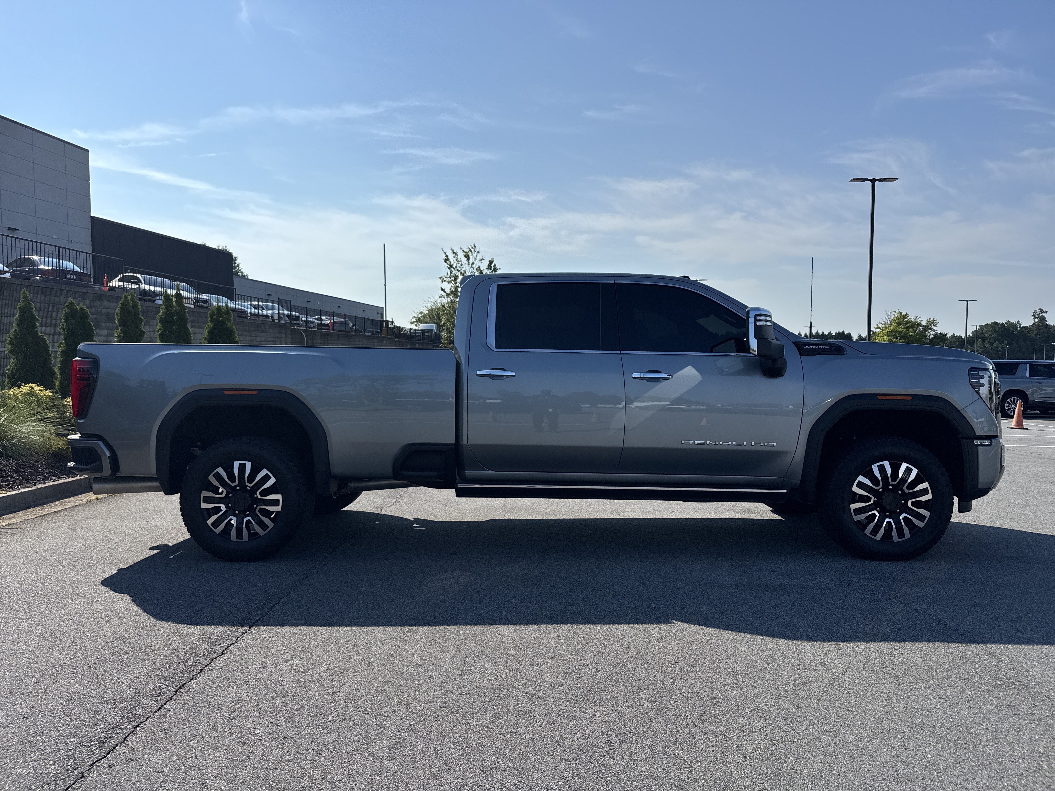 Used 2026 GMC Sierra 3500 Denali Ultimate AWD/4WD image 11