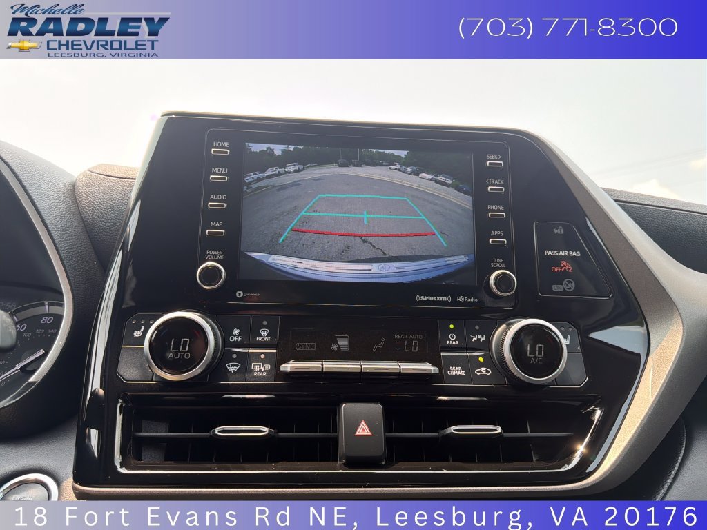 Used 2020 Toyota Highlander XLE AWD/4WD image 10
