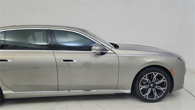 Used 2025 BMW i7 eDrive50 image 8