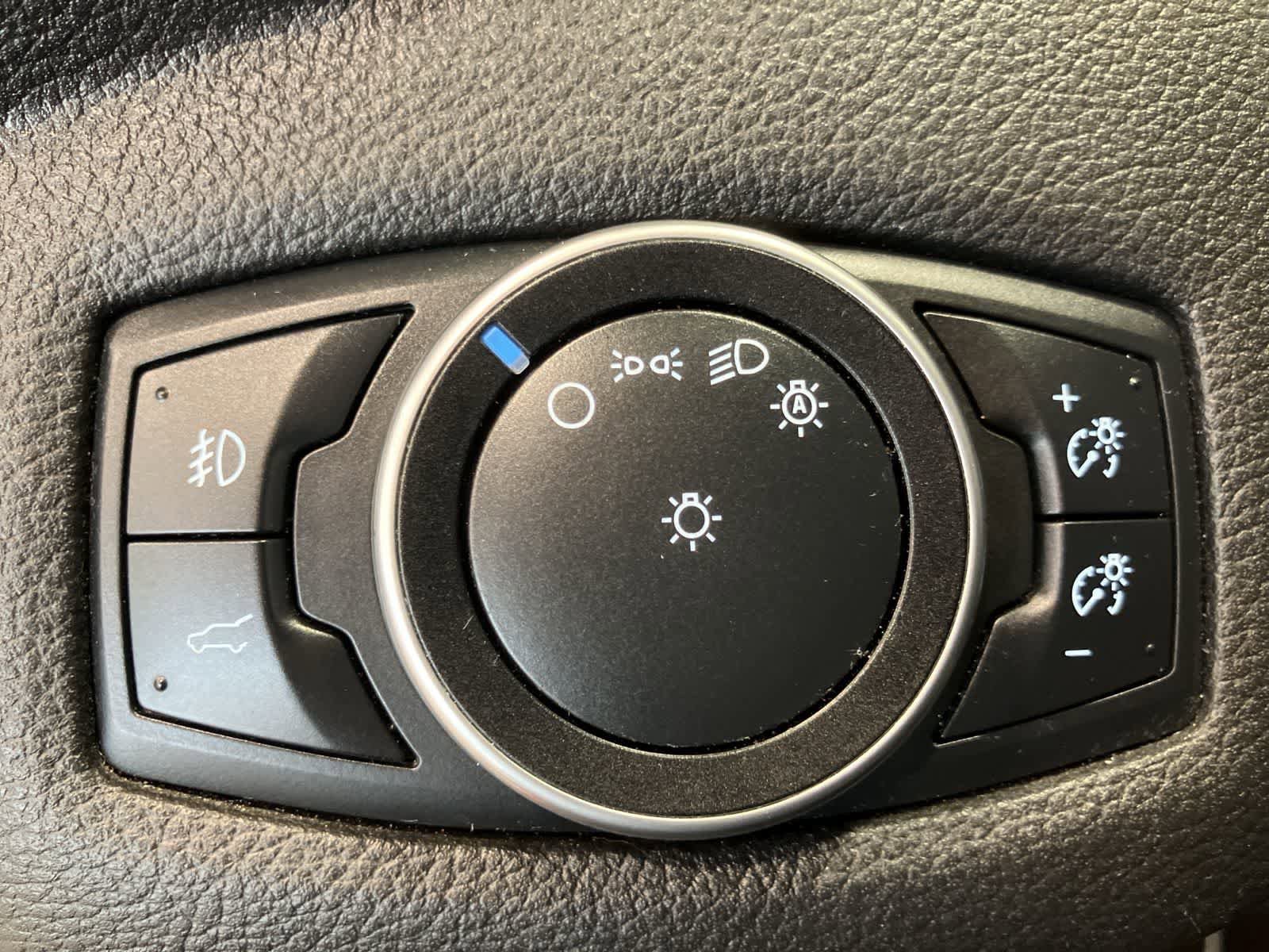Used 2017 Ford Escape SE w/ Equipment Group 201A FWD image 16