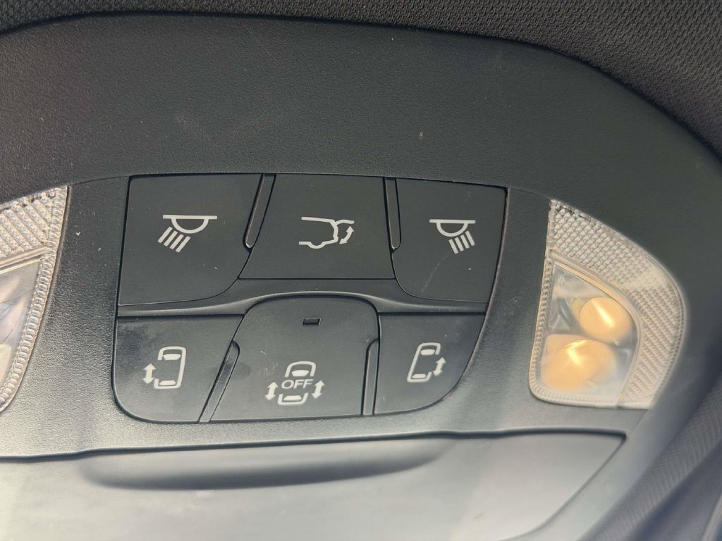 Used 2018 Chrysler Pacifica Touring-L Plus w/ Advanced Safetytec Group FWD image 36