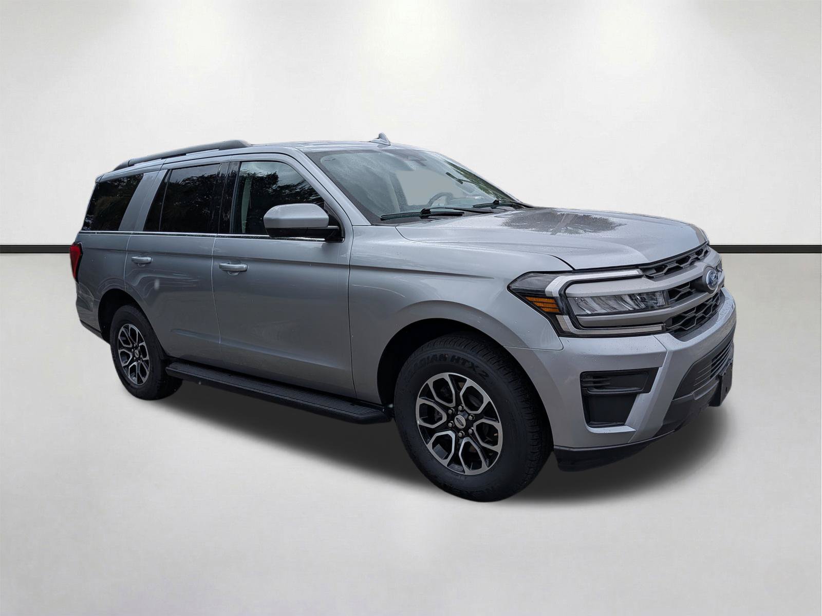 Used 2024 Ford Expedition XLT RWD image 1