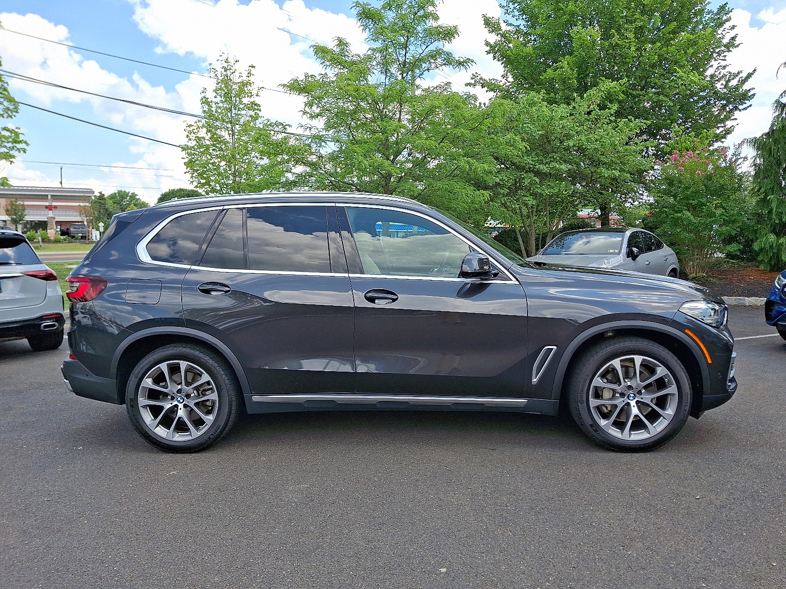 Used 2022 BMW X5 xDrive40i w/ Premium Package image 7