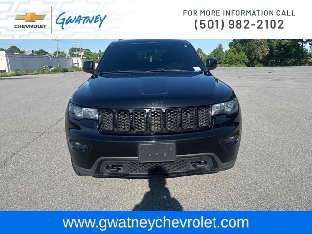 Used 2019 Jeep Grand Cherokee Laredo AWD/4WD image 2