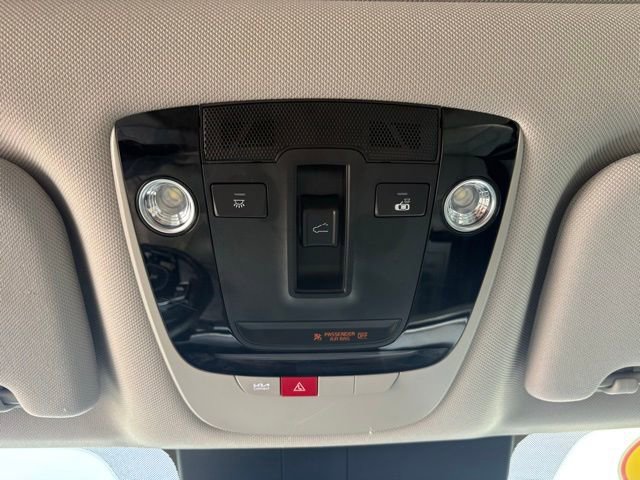 Used 2025 Kia Sorento S w/ Panoramic Sunroof Package image 24