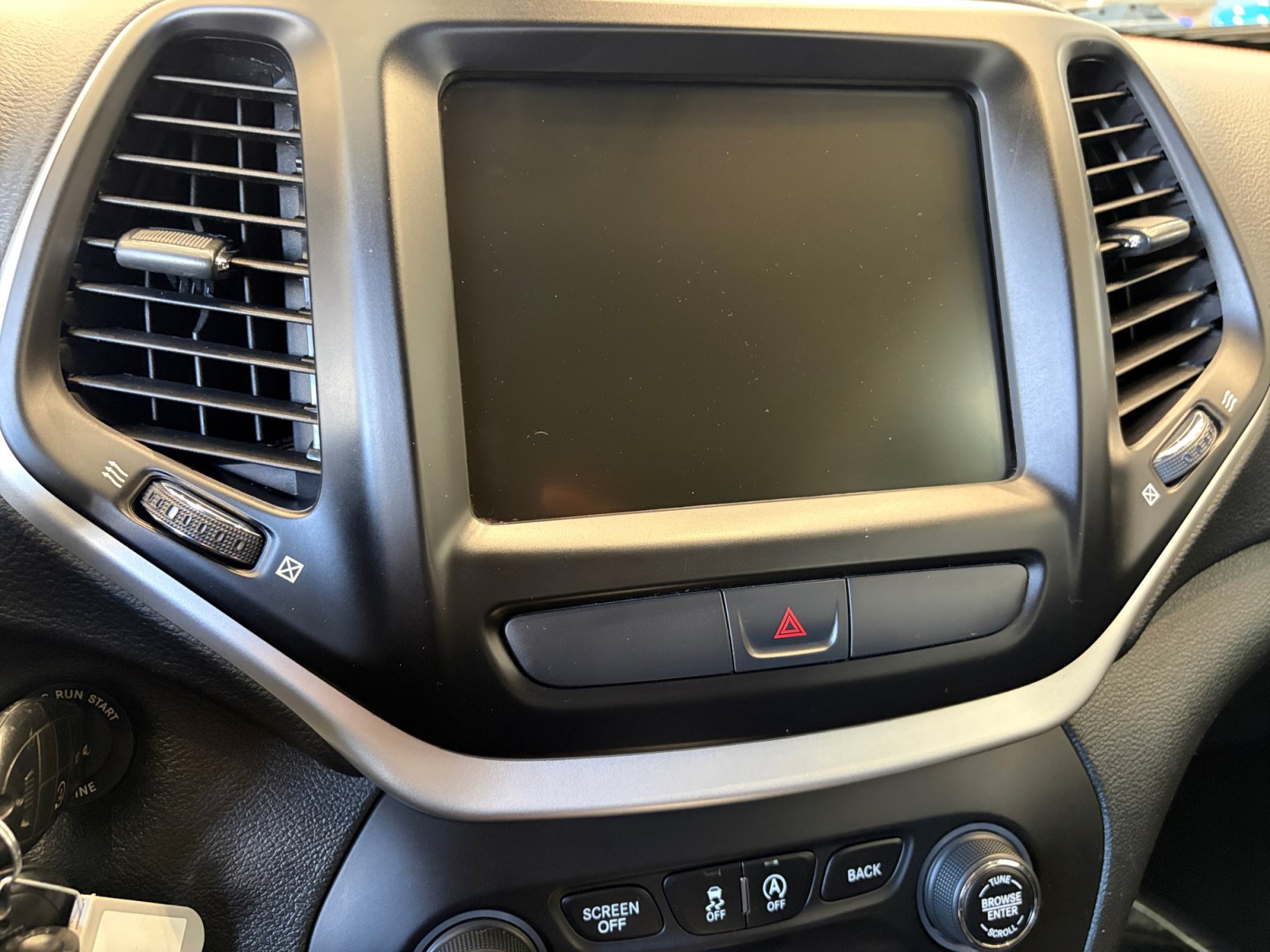 Used 2016 Jeep Cherokee Trailhawk w/ Cold Weather Group AWD/4WD image 21