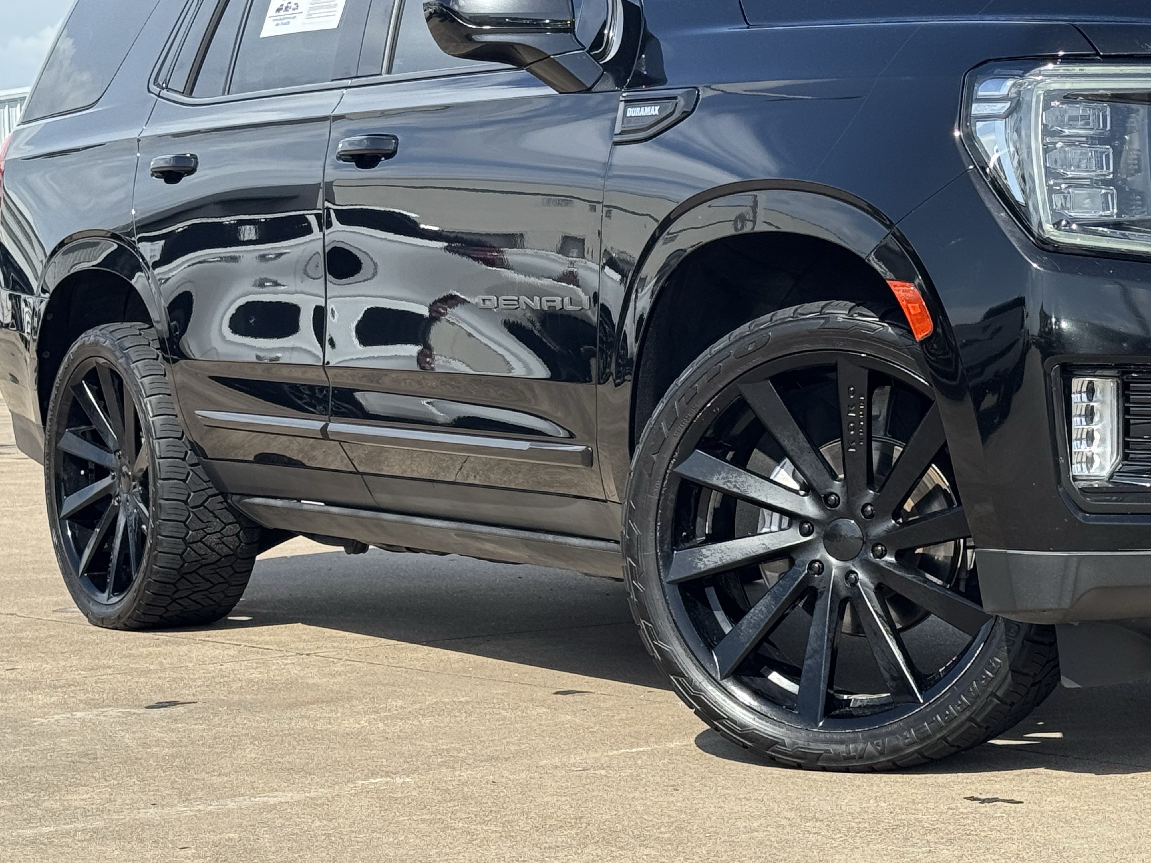 Used 2022 GMC Yukon SLT AWD/4WD image 12