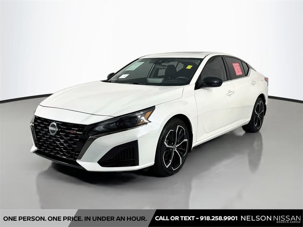 Certified 2024 Nissan Altima 2.5 SR w/ SR Premium Package AWD/4WD image 1
