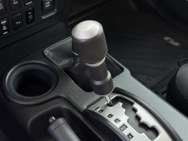 Used 2012 Toyota FJ Cruiser 4WD image 17