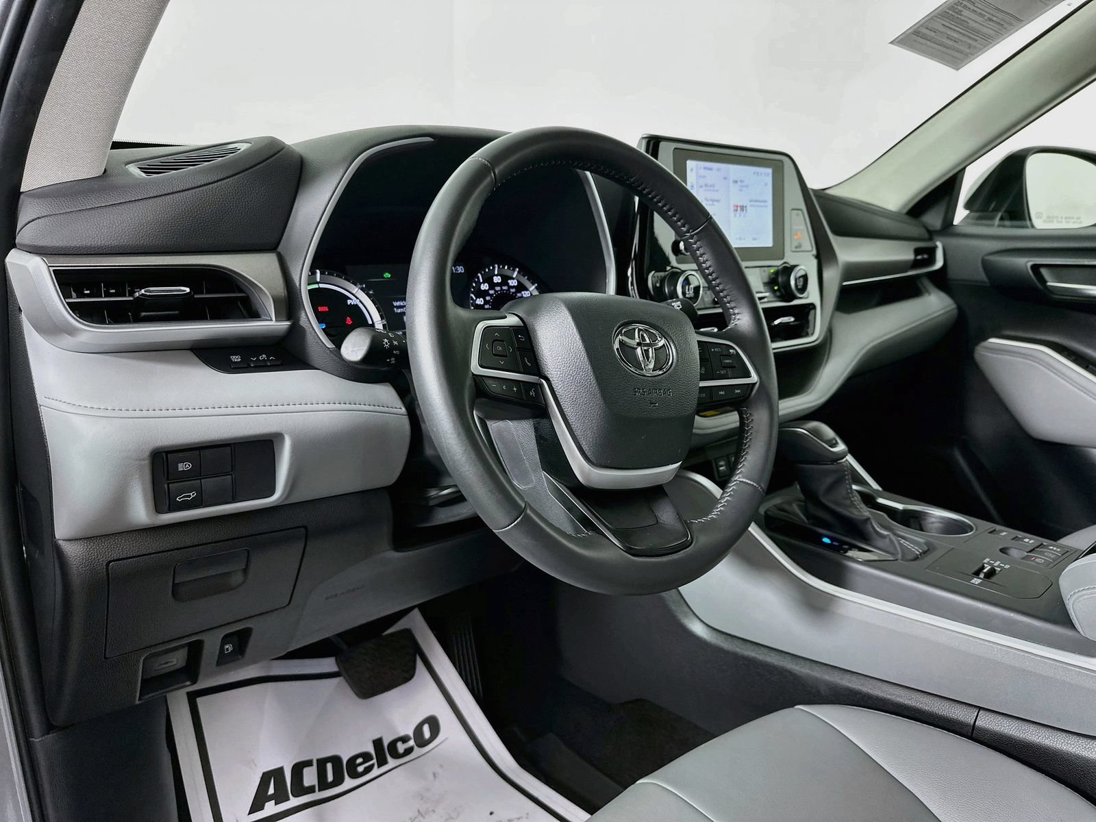 Certified 2026 Toyota Highlander XLE AWD/4WD image 9