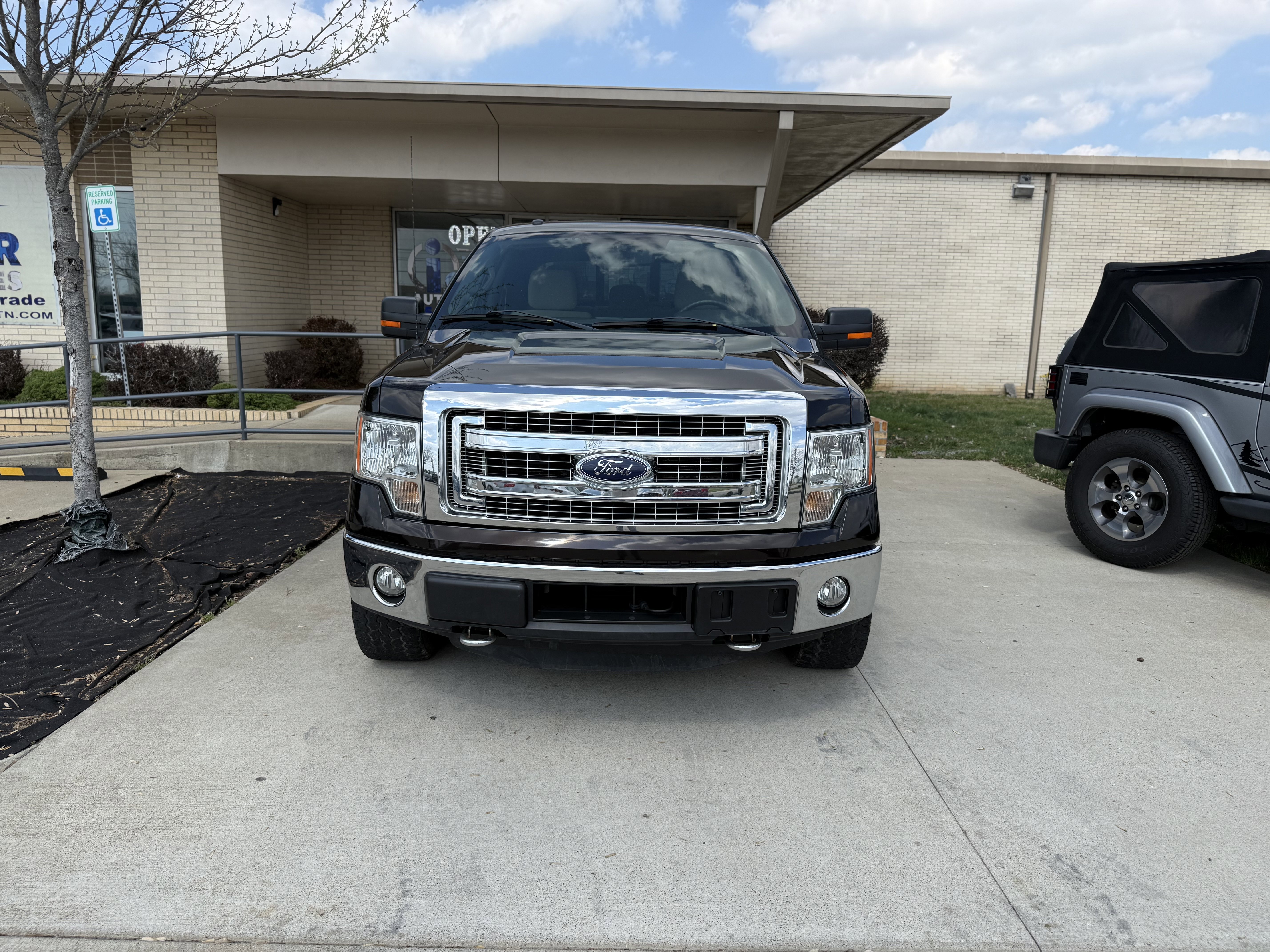 Used 2014 Ford F150 XLT w/ Equipment Group 302A Luxury image 2