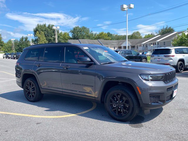 Used 2025 Jeep Grand Cherokee L Altitude AWD/4WD image 7