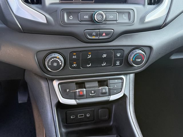 Used 2024 GMC Terrain SLE AWD/4WD image 18
