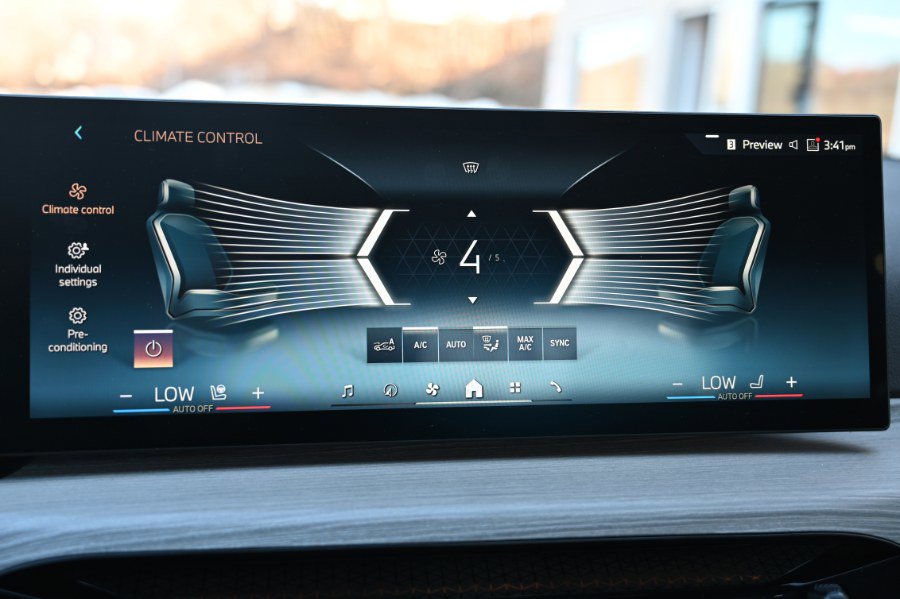 Used 2025 BMW 330i 330i Sedan image 31