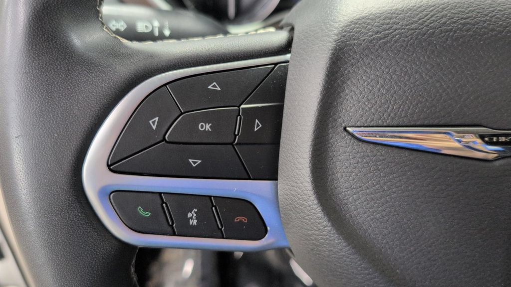 Used 2023 Chrysler Voyager LX FWD image 10