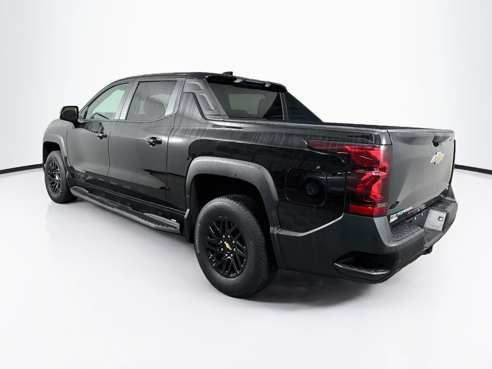 Used 2024 Chevrolet Silverado EV W/T AWD/4WD image 5
