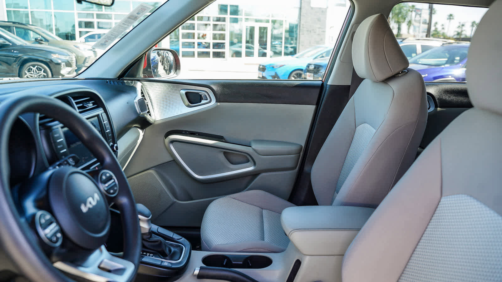 Used 2023 Kia Soul LX image 14