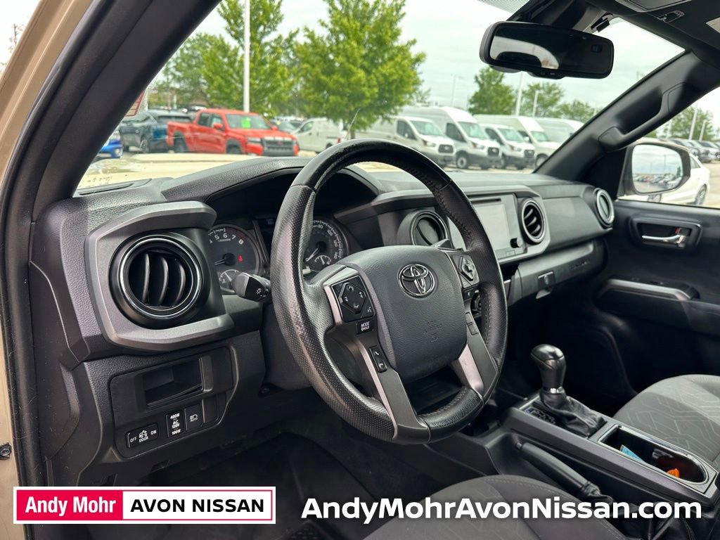 Used 2018 Toyota Tacoma TRD Sport AWD/4WD image 15