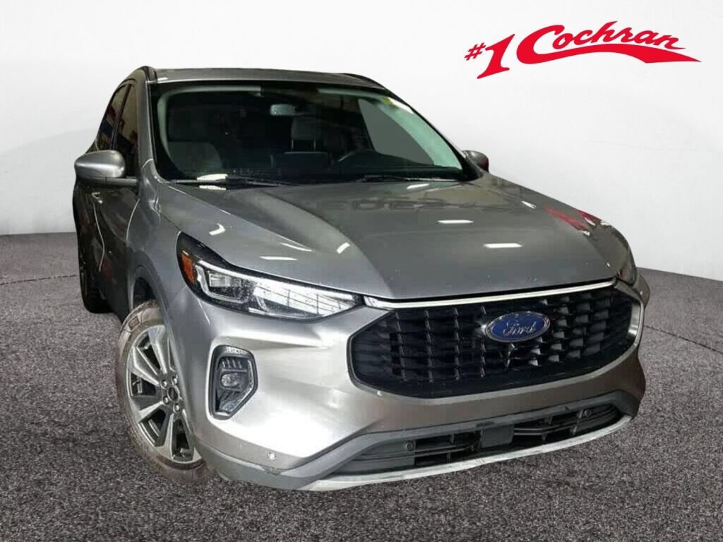 Used 2023 Ford Escape Platinum FWD image 1
