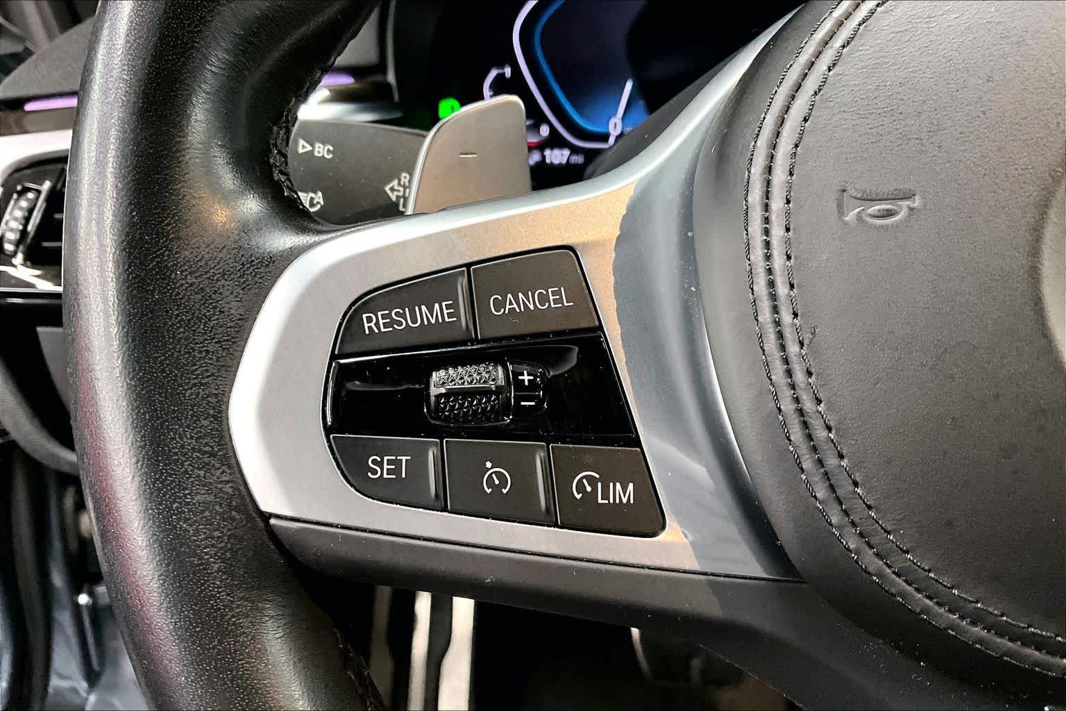 Used 2022 BMW 530e w/ Premium Package image 23
