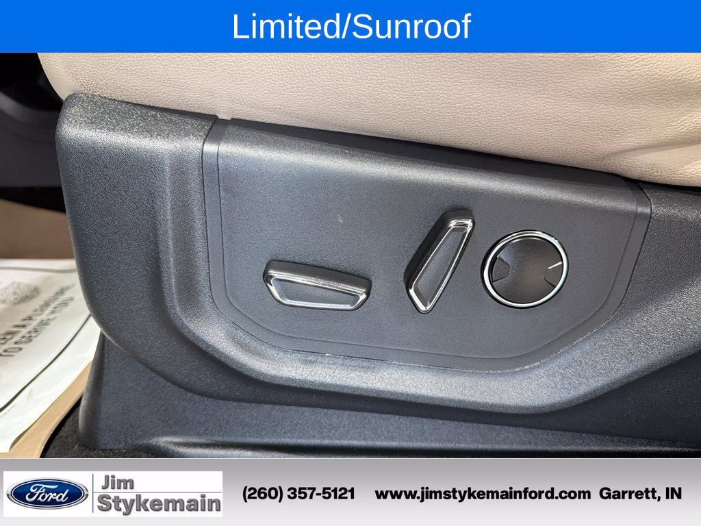 Used 2023 Ford Expedition Limited AWD/4WD image 16