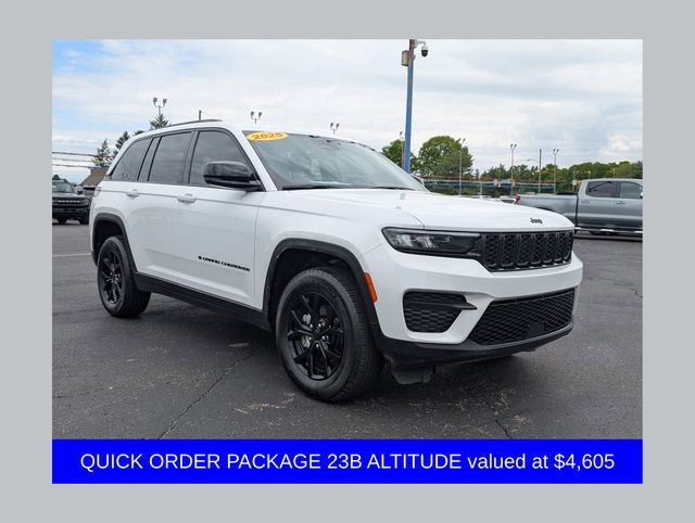 Used 2025 Jeep Grand Cherokee Altitude AWD/4WD 360° Tour
