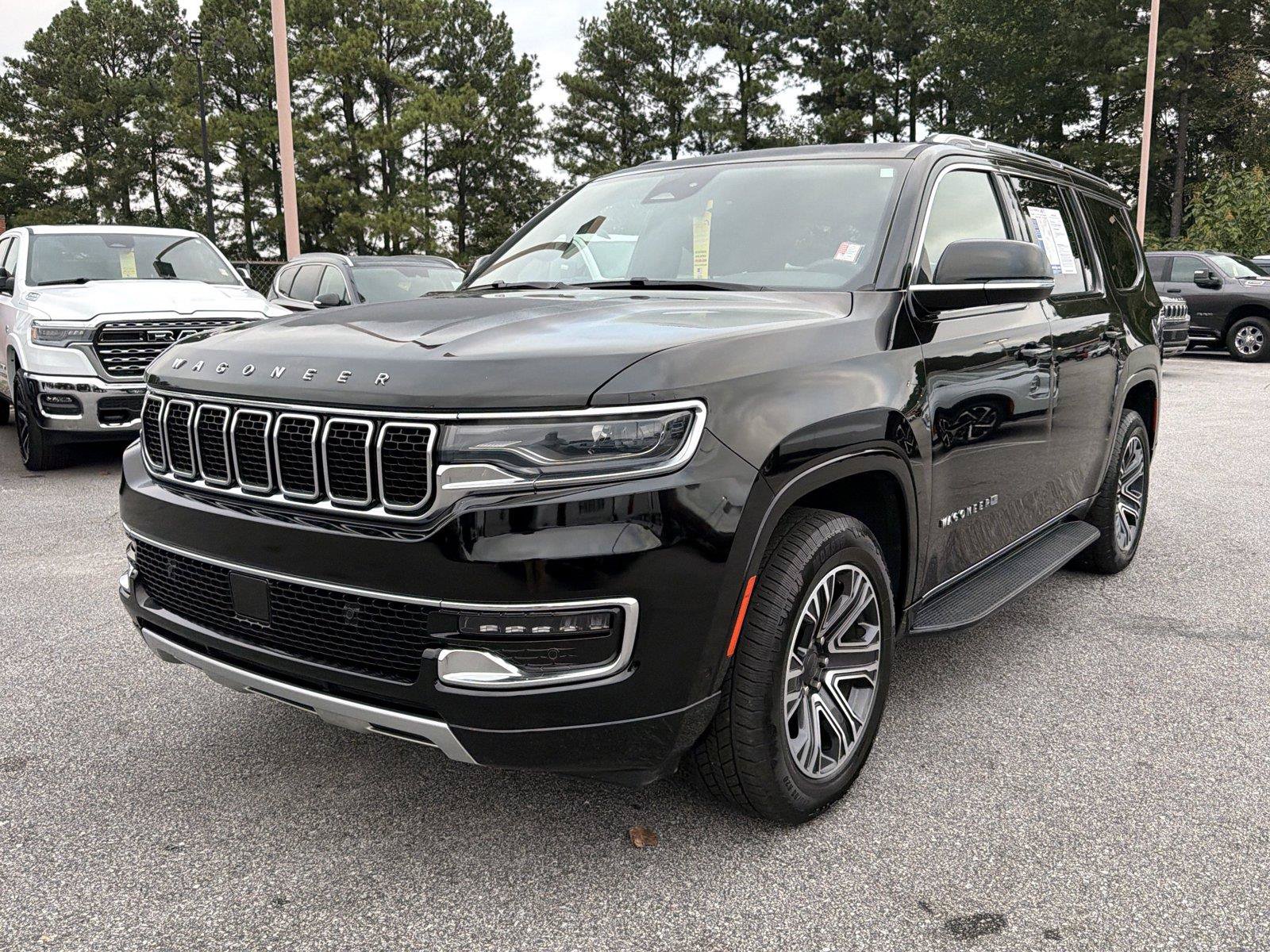 Used 2024 Jeep Wagoneer Series II w/ Flexible Seating Group RWD image 2