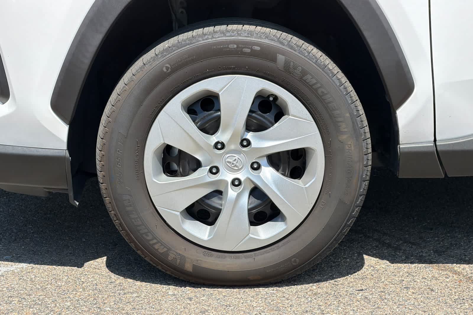 Certified 2022 Toyota RAV4 LE FWD image 13