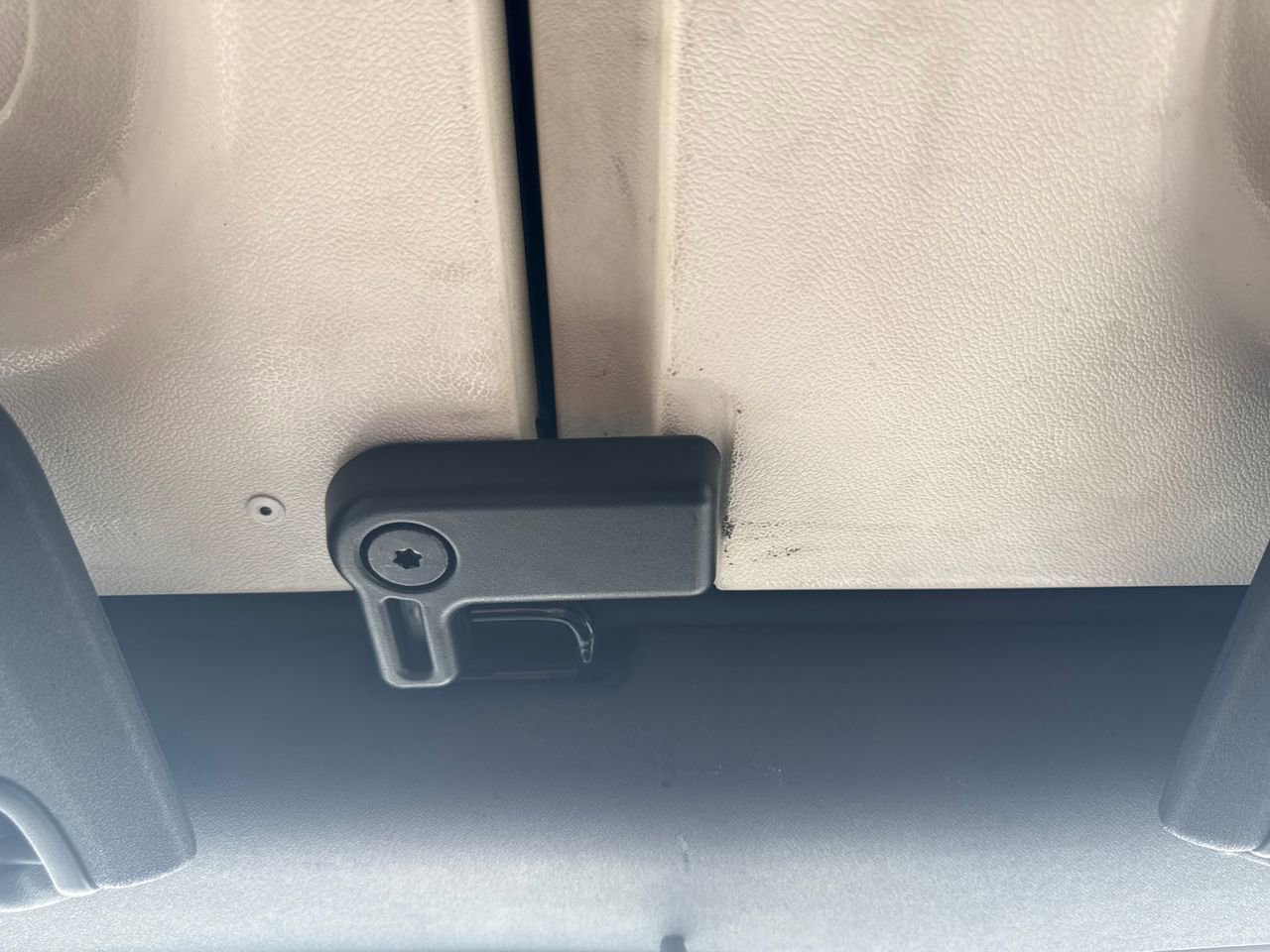 Used 2015 Jeep Wrangler Unlimited Sahara w/ Connectivity Group image 25