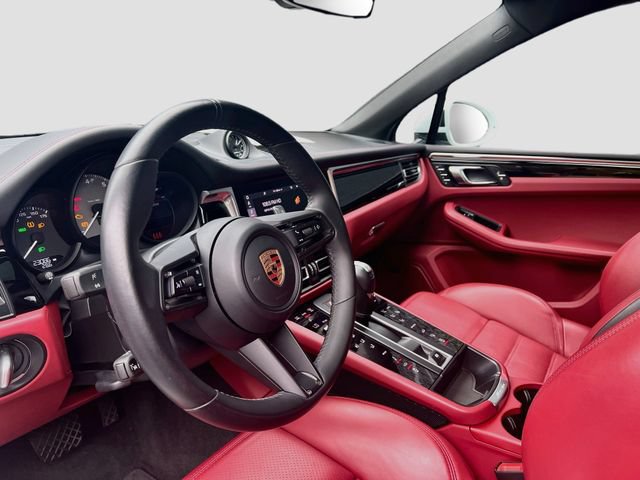 Certified 2023 Porsche Macan S AWD/4WD image 4